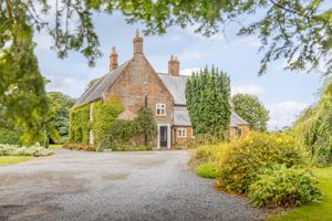 Side Elevation- click for photo gallery